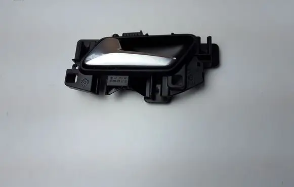 Opel Grandland X Front door interior handle 311339