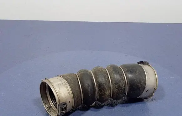 Air intake hose/pipe