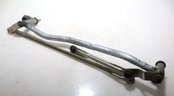 Volkswagen Jetta VI Front wiper linkage 