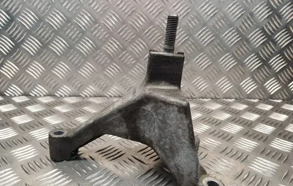 Ford Mondeo Mk III Gearbox mounting bracket 1S717M125AC