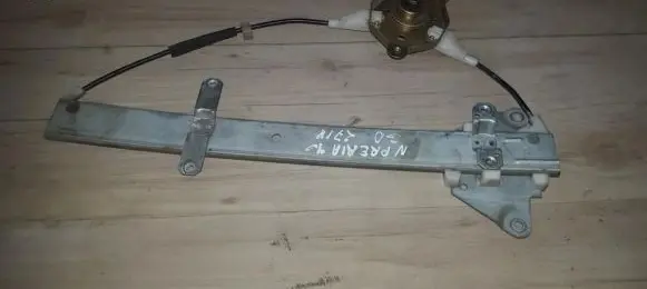 Nissan Prairie Sliding door window regulator with motor