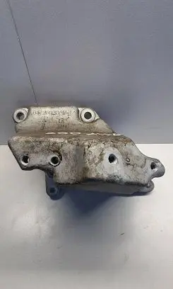 Chrysler 300C Engine mounting bracket 04726028AB