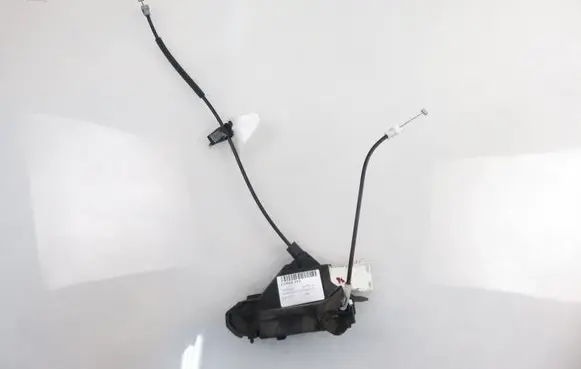 Peugeot 407 Front door lock 9686683580