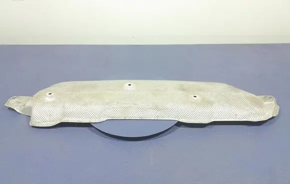 Audi Q7 4L Exhaust heat shield 4M0825711F