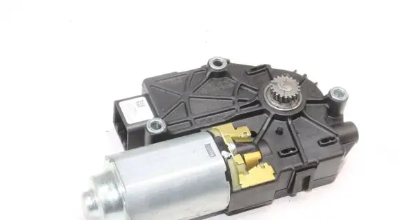 Honda CR-V Sunroof motor/actuator 70450SMGE010