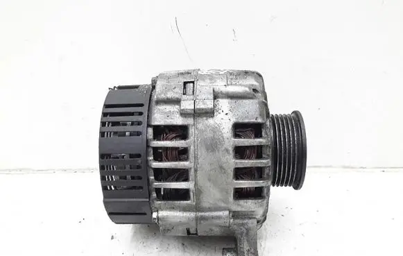 Audi A4 S4 B5 8D Generator/alternator