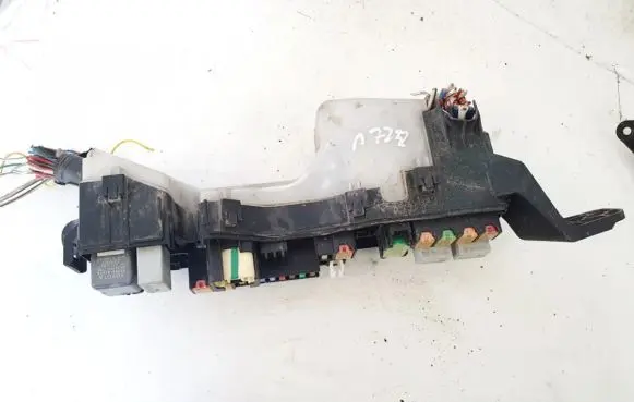 Toyota Corolla Verso AR10 Fuse box set