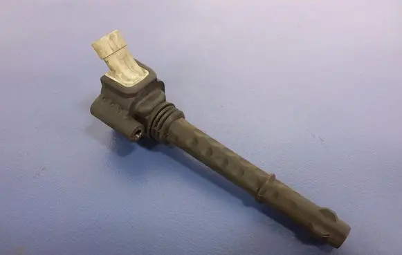 Alfa Romeo Giulietta High voltage ignition coil 0221504036