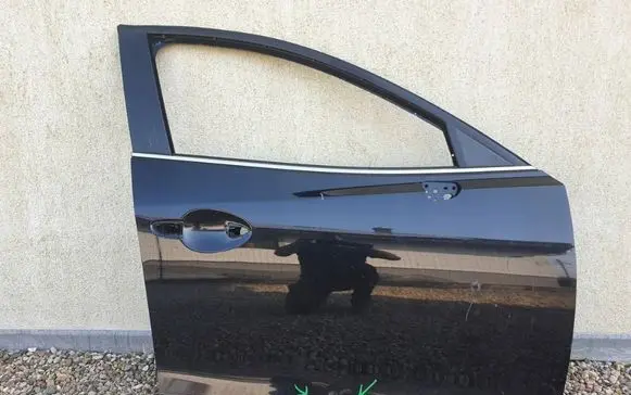 Mazda 3 III Front door 