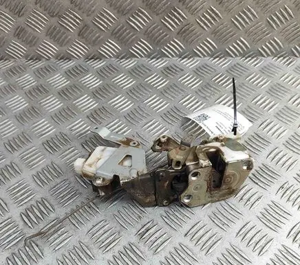 Mitsubishi Pajero Front door lock 5715A278