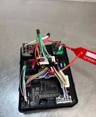 Renault Austral Trunk lid opening control unit 