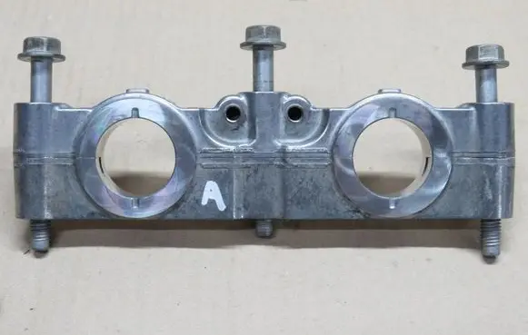 Opel Insignia A Camshaft holder 