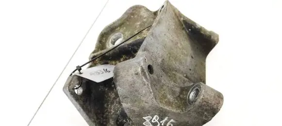 Ford Mondeo MK IV Engine mounting bracket