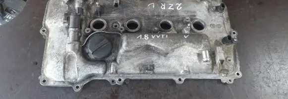 Toyota Avensis T270 Rocker cam cover 