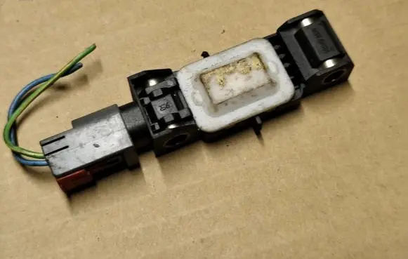 Chrysler PT Cruiser Airbag deployment crash/impact sensor 04671884AB