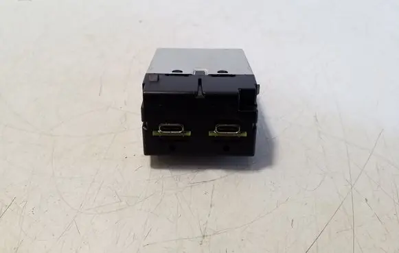 Polestar 2 USB socket connector 31682676