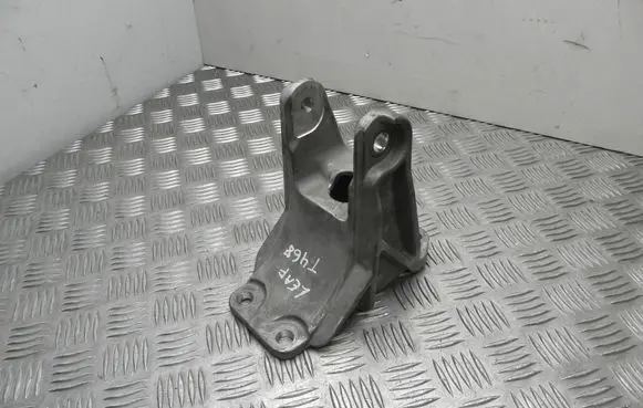 Nissan Leaf I (ZE0) Engine mounting bracket BCR VD19116