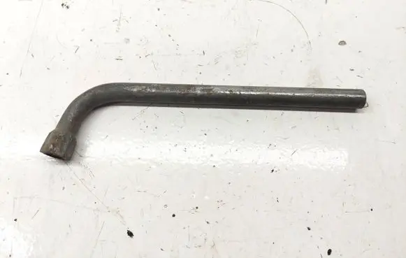 Volkswagen Golf IV Wheel nut wrench 191012219