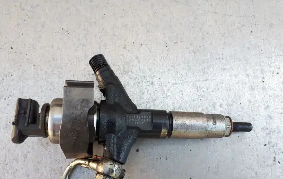 Subaru Outback Fuel injector 16613AA020