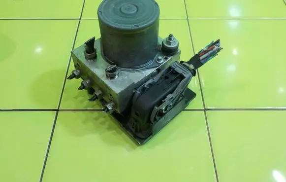 Jaguar XF X250 ABS Pump CX232C405BD
