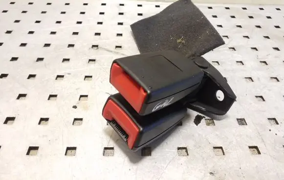 Audi TT TTS Mk2 Middle seatbelt buckle (rear) 8J8857739B