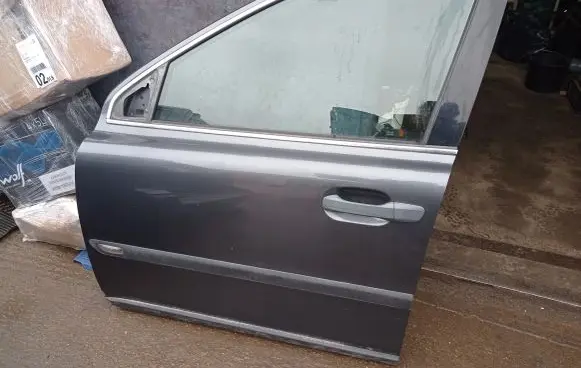 Volvo XC90 Front door