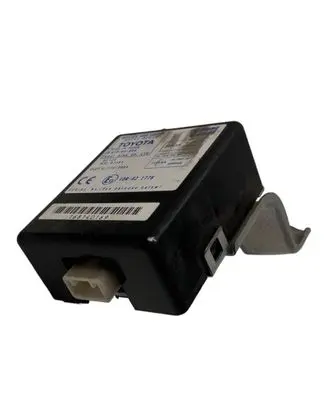 Toyota Corolla Verso AR10 Door control unit/module 897410F010 61B168000 E1310R021776