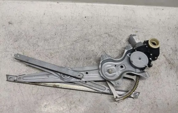 Toyota Verso Front door window regulator with motor