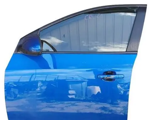 Chevrolet Cruze Front door