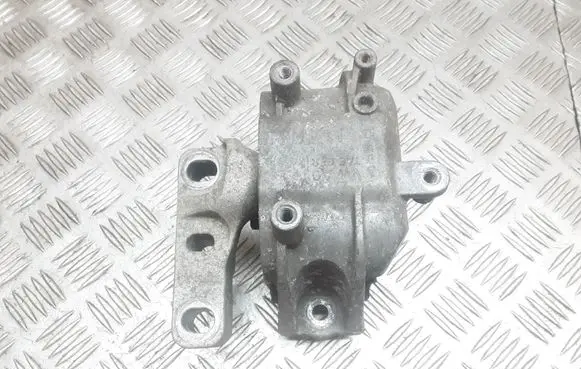 Volkswagen PASSAT B7 Engine mount bracket 1K0199262CN