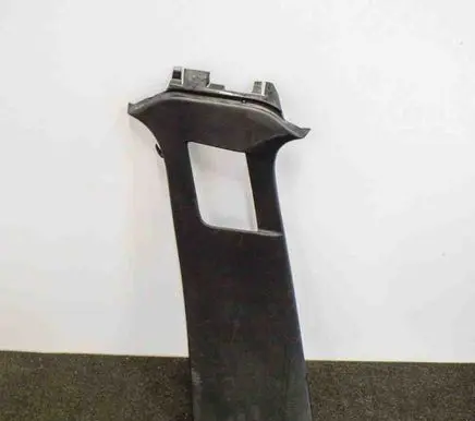 Volvo XC40 (B) pillar trim (bottom) 31457491