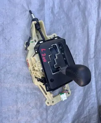 Mitsubishi L200 Gear selector/shifter in gearbox 