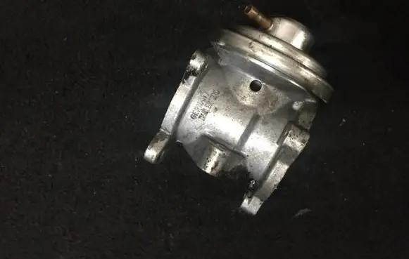 Volkswagen Polo EGR valve 045131501k 022815023