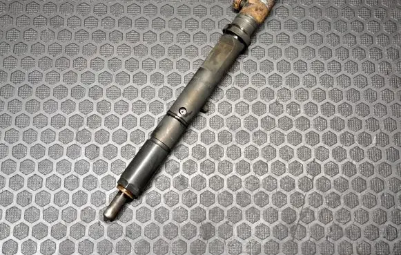 Audi A6 S6 C5 4B Fuel injector 059130201G 0432133786