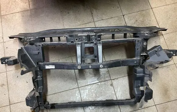 Volkswagen PASSAT B6 Radiator support slam panel