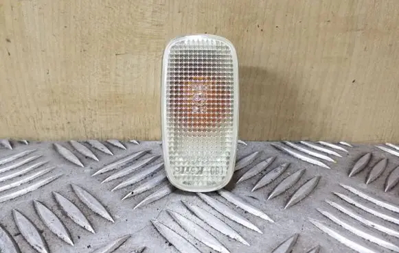 Toyota Corolla Verso E121 Front fender indicator light