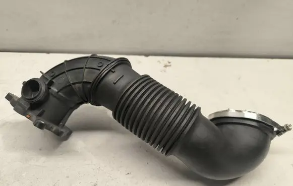 Land Rover Evoque I Turbo air intake inlet pipe/hose GJ329F876AB