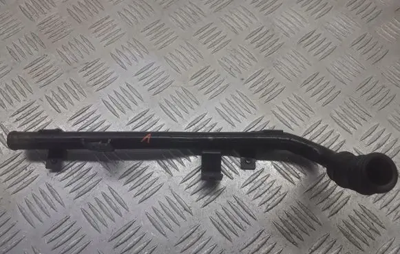 Volkswagen PASSAT B5 Engine coolant pipe/hose