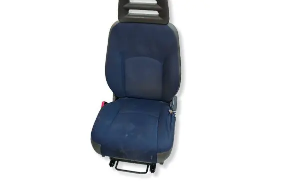 Iveco Daily 35.8 - 9 Front driver seat 