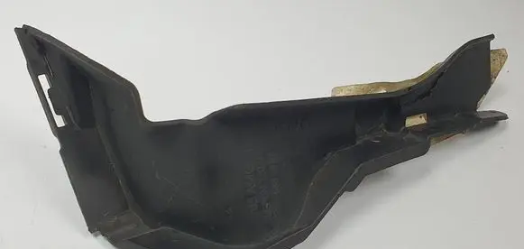 Mercedes-Benz C W205 Front bumper mounting bracket A2058853865