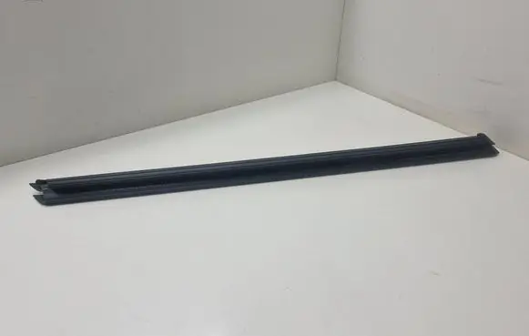 BMW X3 G01 Rubber seal front door window/glass 7393417 7393418