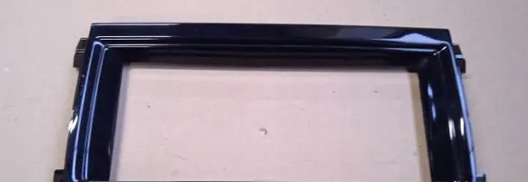 Land Rover Discovery 5 Radio/GPS head unit trim HY32047A04A