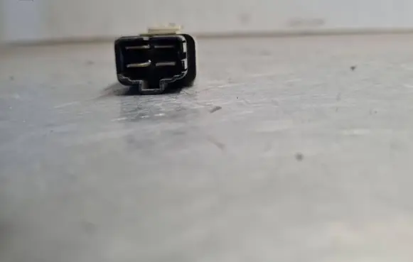 Volvo S40, V40 Other relay 521A043 2186D7 12V20A