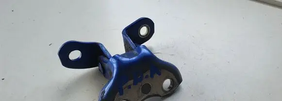Toyota Yaris Front door lower hinge 