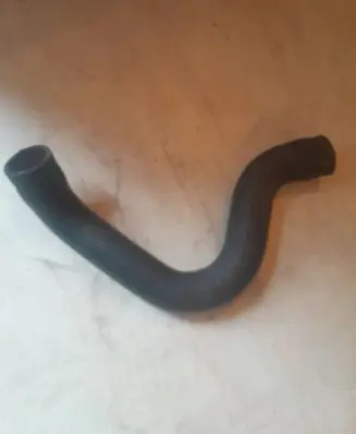 Volvo XC70 Engine coolant pipe/hose 08671393