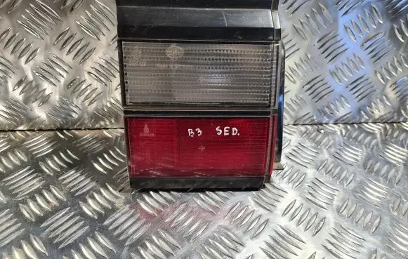 Volkswagen PASSAT B3 Tailgate rear/tail lights 357945107