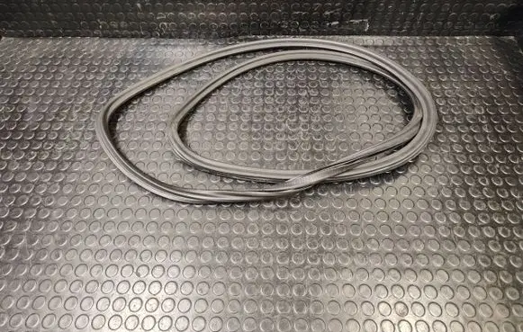 Audi A8 S8 D4 4H Front door rubber seal 