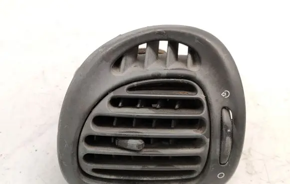 Citroen Xsara Picasso Dashboard side air vent grill/cover trim