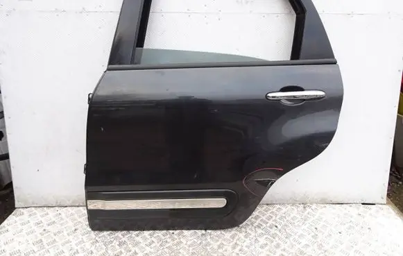Fiat 500L Rear door rhrb