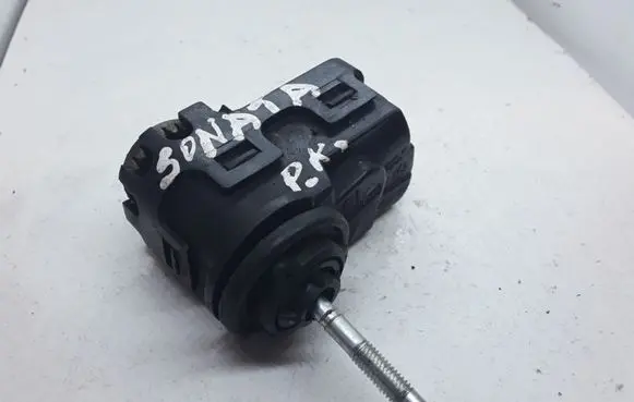 Hyundai Sonata Headlight level adjustment motor 256BG31